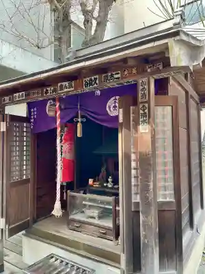 妙壽寺猿江別院（猿江稲荷社）の{uncategorized: "未分類", other: "その他", undefined: "問題あり", building: "その他建物", grave: "お墓", sacred_gate: "鳥居", guardian: "狛犬", statue: "像", buddha: "仏像", history: "歴史", nature: "自然", garden: "庭園", animal: "動物", pagoda: "塔", temizu: "手水舎", mountain_gate: "山門・神門", sanctuary: "本殿・本堂", subordinate: "末社・摂社", art: "芸術", scenery: "景色", jizo: "地蔵", ema: "絵馬", goshuin: "御朱印", omikuji: "おみくじ", items: "授与品その他", amulet: "お守り", goshuincho: "御朱印帳", eats: "食事", festival: "お祭り", votive_dance: "神楽", shichigosan: "七五三参", wedding: "結婚式", experience: "体験その他", initially: "初詣", around: "周辺", anti_infection: "感染症対策"}