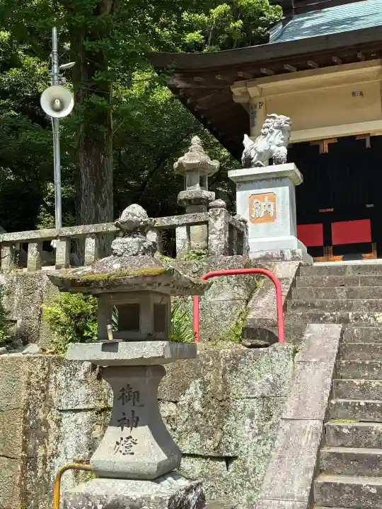 土肥神社の{uncategorized: "未分類", other: "その他", undefined: "問題あり", building: "その他建物", grave: "お墓", sacred_gate: "鳥居", guardian: "狛犬", statue: "像", buddha: "仏像", history: "歴史", nature: "自然", garden: "庭園", animal: "動物", pagoda: "塔", temizu: "手水舎", mountain_gate: "山門・神門", sanctuary: "本殿・本堂", subordinate: "末社・摂社", art: "芸術", scenery: "景色", jizo: "地蔵", ema: "絵馬", goshuin: "御朱印", omikuji: "おみくじ", items: "授与品その他", amulet: "お守り", goshuincho: "御朱印帳", eats: "食事", festival: "お祭り", votive_dance: "神楽", shichigosan: "七五三参", wedding: "結婚式", experience: "体験その他", initially: "初詣", around: "周辺", anti_infection: "感染症対策"}