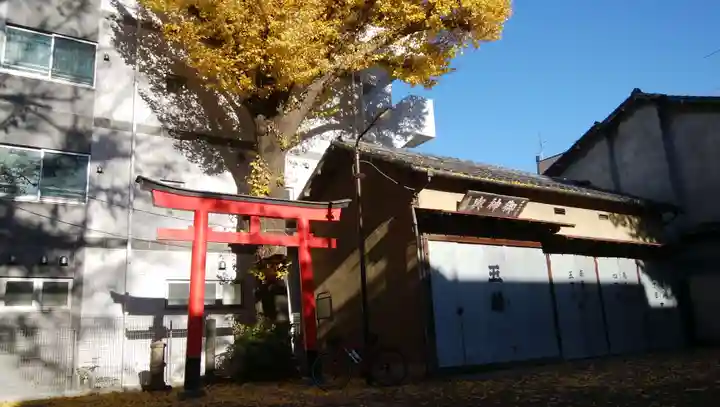 五郎久保稲荷神社の鳥居