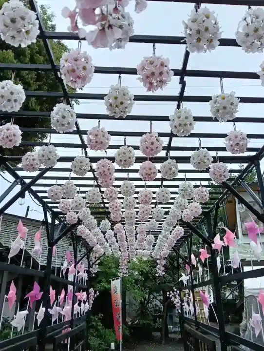 相模原氷川神社の{uncategorized: "未分類", other: "その他", undefined: "問題あり", building: "その他建物", grave: "お墓", sacred_gate: "鳥居", guardian: "狛犬", statue: "像", buddha: "仏像", history: "歴史", nature: "自然", garden: "庭園", animal: "動物", pagoda: "塔", temizu: "手水舎", mountain_gate: "山門・神門", sanctuary: "本殿・本堂", subordinate: "末社・摂社", art: "芸術", scenery: "景色", jizo: "地蔵", ema: "絵馬", goshuin: "御朱印", omikuji: "おみくじ", items: "授与品その他", amulet: "お守り", goshuincho: "御朱印帳", eats: "食事", festival: "お祭り", votive_dance: "神楽", shichigosan: "七五三参", wedding: "結婚式", experience: "体験その他", initially: "初詣", around: "周辺", anti_infection: "感染症対策"}