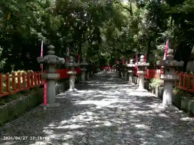 紀州東照宮の{uncategorized: "未分類", other: "その他", undefined: "問題あり", building: "その他建物", grave: "お墓", sacred_gate: "鳥居", guardian: "狛犬", statue: "像", buddha: "仏像", history: "歴史", nature: "自然", garden: "庭園", animal: "動物", pagoda: "塔", temizu: "手水舎", mountain_gate: "山門・神門", sanctuary: "本殿・本堂", subordinate: "末社・摂社", art: "芸術", scenery: "景色", jizo: "地蔵", ema: "絵馬", goshuin: "御朱印", omikuji: "おみくじ", items: "授与品その他", amulet: "お守り", goshuincho: "御朱印帳", eats: "食事", festival: "お祭り", votive_dance: "神楽", shichigosan: "七五三参", wedding: "結婚式", experience: "体験その他", initially: "初詣", around: "周辺", anti_infection: "感染症対策"}