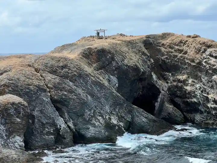 経島神社の{uncategorized: "未分類", other: "その他", undefined: "問題あり", building: "その他建物", grave: "お墓", sacred_gate: "鳥居", guardian: "狛犬", statue: "像", buddha: "仏像", history: "歴史", nature: "自然", garden: "庭園", animal: "動物", pagoda: "塔", temizu: "手水舎", mountain_gate: "山門・神門", sanctuary: "本殿・本堂", subordinate: "末社・摂社", art: "芸術", scenery: "景色", jizo: "地蔵", ema: "絵馬", goshuin: "御朱印", omikuji: "おみくじ", items: "授与品その他", amulet: "お守り", goshuincho: "御朱印帳", eats: "食事", festival: "お祭り", votive_dance: "神楽", shichigosan: "七五三参", wedding: "結婚式", experience: "体験その他", initially: "初詣", around: "周辺", anti_infection: "感染症対策"}