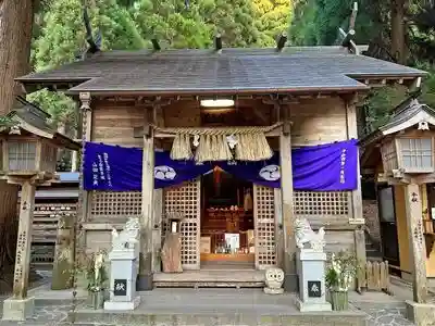 荒立神社の本殿