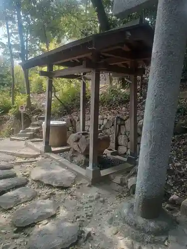 熊野神社の{uncategorized: "未分類", other: "その他", undefined: "問題あり", building: "その他建物", grave: "お墓", sacred_gate: "鳥居", guardian: "狛犬", statue: "像", buddha: "仏像", history: "歴史", nature: "自然", garden: "庭園", animal: "動物", pagoda: "塔", temizu: "手水舎", mountain_gate: "山門・神門", sanctuary: "本殿・本堂", subordinate: "末社・摂社", art: "芸術", scenery: "景色", jizo: "地蔵", ema: "絵馬", goshuin: "御朱印", omikuji: "おみくじ", items: "授与品その他", amulet: "お守り", goshuincho: "御朱印帳", eats: "食事", festival: "お祭り", votive_dance: "神楽", shichigosan: "七五三参", wedding: "結婚式", experience: "体験その他", initially: "初詣", around: "周辺", anti_infection: "感染症対策"}