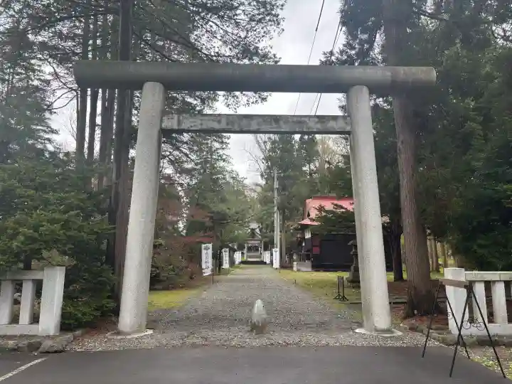 長沼神社の{uncategorized: "未分類", other: "その他", undefined: "問題あり", building: "その他建物", grave: "お墓", sacred_gate: "鳥居", guardian: "狛犬", statue: "像", buddha: "仏像", history: "歴史", nature: "自然", garden: "庭園", animal: "動物", pagoda: "塔", temizu: "手水舎", mountain_gate: "山門・神門", sanctuary: "本殿・本堂", subordinate: "末社・摂社", art: "芸術", scenery: "景色", jizo: "地蔵", ema: "絵馬", goshuin: "御朱印", omikuji: "おみくじ", items: "授与品その他", amulet: "お守り", goshuincho: "御朱印帳", eats: "食事", festival: "お祭り", votive_dance: "神楽", shichigosan: "七五三参", wedding: "結婚式", experience: "体験その他", initially: "初詣", around: "周辺", anti_infection: "感染症対策"}