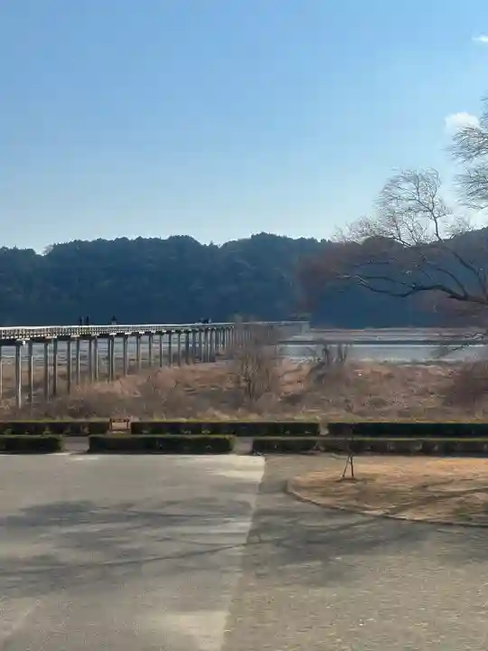 大井神社の{uncategorized: "未分類", other: "その他", undefined: "問題あり", building: "その他建物", grave: "お墓", sacred_gate: "鳥居", guardian: "狛犬", statue: "像", buddha: "仏像", history: "歴史", nature: "自然", garden: "庭園", animal: "動物", pagoda: "塔", temizu: "手水舎", mountain_gate: "山門・神門", sanctuary: "本殿・本堂", subordinate: "末社・摂社", art: "芸術", scenery: "景色", jizo: "地蔵", ema: "絵馬", goshuin: "御朱印", omikuji: "おみくじ", items: "授与品その他", amulet: "お守り", goshuincho: "御朱印帳", eats: "食事", festival: "お祭り", votive_dance: "神楽", shichigosan: "七五三参", wedding: "結婚式", experience: "体験その他", initially: "初詣", around: "周辺", anti_infection: "感染症対策"}