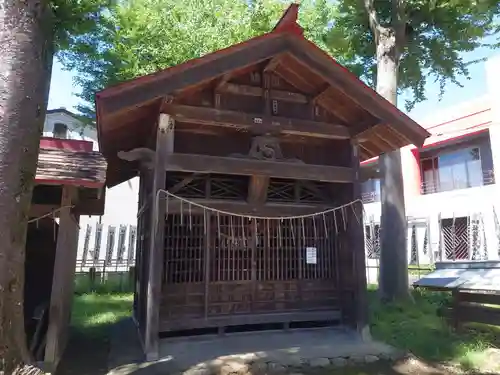 諏訪八幡神社の末社