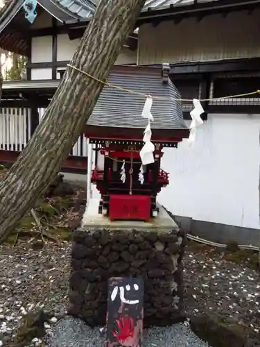 新屋山神社の末社