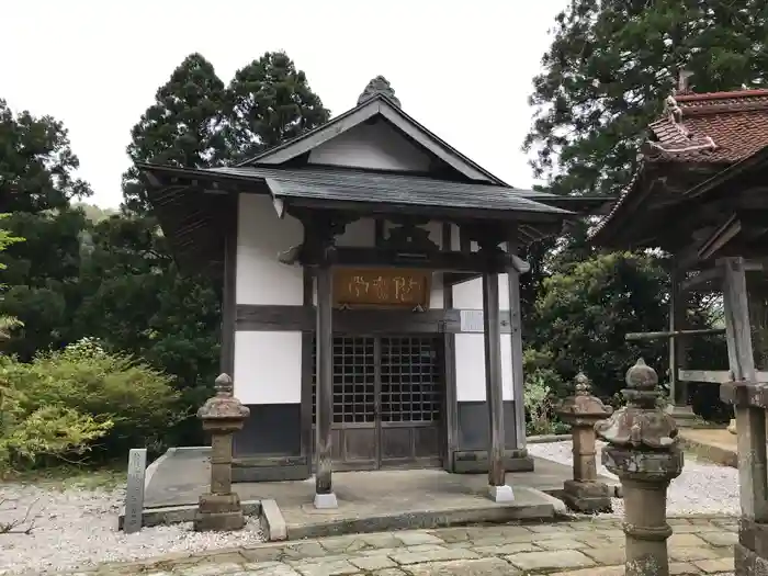 摩尼寺の建物その他