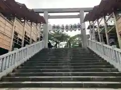 伊勢山皇大神宮の鳥居