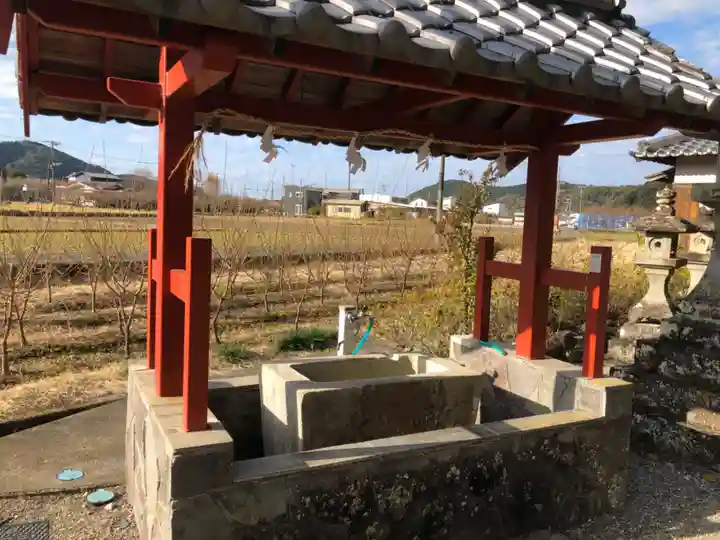 春日神社の手水舎