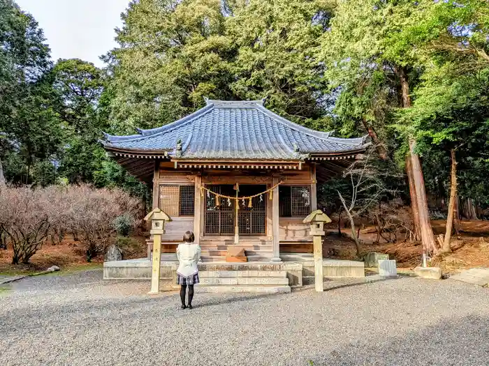 伊奈冨神社の本殿