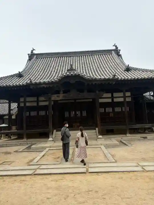 観龍寺の{uncategorized: "未分類", other: "その他", undefined: "問題あり", building: "その他建物", grave: "お墓", sacred_gate: "鳥居", guardian: "狛犬", statue: "像", buddha: "仏像", history: "歴史", nature: "自然", garden: "庭園", animal: "動物", pagoda: "塔", temizu: "手水舎", mountain_gate: "山門・神門", sanctuary: "本殿・本堂", subordinate: "末社・摂社", art: "芸術", scenery: "景色", jizo: "地蔵", ema: "絵馬", goshuin: "御朱印", omikuji: "おみくじ", items: "授与品その他", amulet: "お守り", goshuincho: "御朱印帳", eats: "食事", festival: "お祭り", votive_dance: "神楽", shichigosan: "七五三参", wedding: "結婚式", experience: "体験その他", initially: "初詣", around: "周辺", anti_infection: "感染症対策"}