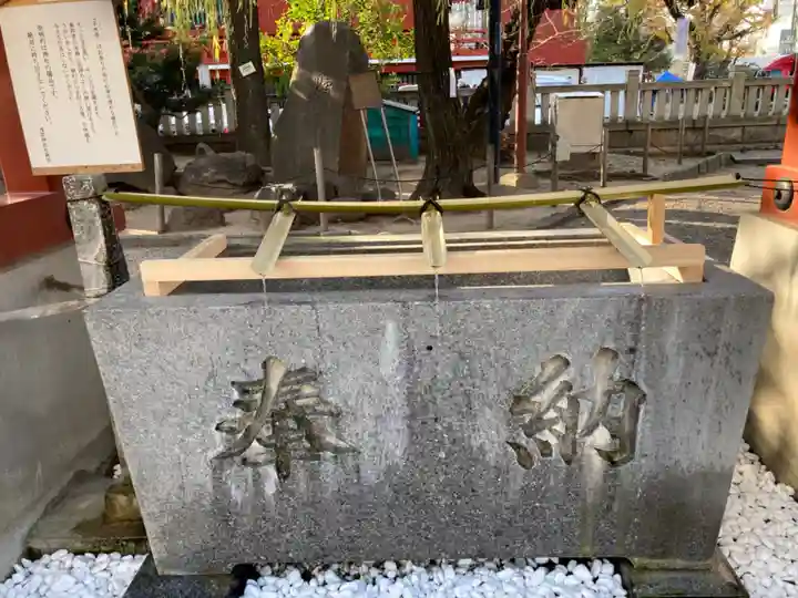 浅草神社の手水舎