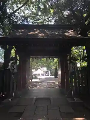 大宮八幡宮の山門・神門