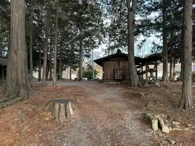 諏訪神社の{uncategorized: "未分類", other: "その他", undefined: "問題あり", building: "その他建物", grave: "お墓", sacred_gate: "鳥居", guardian: "狛犬", statue: "像", buddha: "仏像", history: "歴史", nature: "自然", garden: "庭園", animal: "動物", pagoda: "塔", temizu: "手水舎", mountain_gate: "山門・神門", sanctuary: "本殿・本堂", subordinate: "末社・摂社", art: "芸術", scenery: "景色", jizo: "地蔵", ema: "絵馬", goshuin: "御朱印", omikuji: "おみくじ", items: "授与品その他", amulet: "お守り", goshuincho: "御朱印帳", eats: "食事", festival: "お祭り", votive_dance: "神楽", shichigosan: "七五三参", wedding: "結婚式", experience: "体験その他", initially: "初詣", around: "周辺", anti_infection: "感染症対策"}