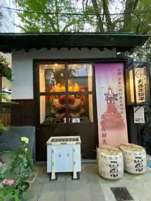 波除神社（波除稲荷神社）の{uncategorized: "未分類", other: "その他", undefined: "問題あり", building: "その他建物", grave: "お墓", sacred_gate: "鳥居", guardian: "狛犬", statue: "像", buddha: "仏像", history: "歴史", nature: "自然", garden: "庭園", animal: "動物", pagoda: "塔", temizu: "手水舎", mountain_gate: "山門・神門", sanctuary: "本殿・本堂", subordinate: "末社・摂社", art: "芸術", scenery: "景色", jizo: "地蔵", ema: "絵馬", goshuin: "御朱印", omikuji: "おみくじ", items: "授与品その他", amulet: "お守り", goshuincho: "御朱印帳", eats: "食事", festival: "お祭り", votive_dance: "神楽", shichigosan: "七五三参", wedding: "結婚式", experience: "体験その他", initially: "初詣", around: "周辺", anti_infection: "感染症対策"}