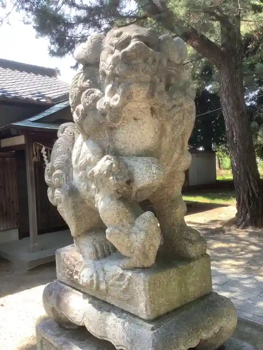 国玉神社・八劔社合殿の狛犬
