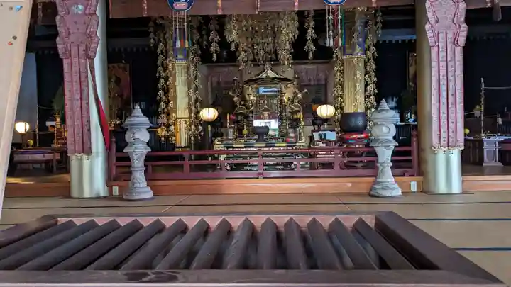 高野寺の本殿・本堂