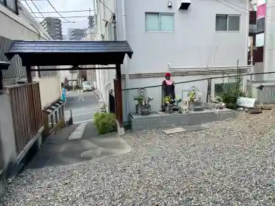 祥山寺の{uncategorized: "未分類", other: "その他", undefined: "問題あり", building: "その他建物", grave: "お墓", sacred_gate: "鳥居", guardian: "狛犬", statue: "像", buddha: "仏像", history: "歴史", nature: "自然", garden: "庭園", animal: "動物", pagoda: "塔", temizu: "手水舎", mountain_gate: "山門・神門", sanctuary: "本殿・本堂", subordinate: "末社・摂社", art: "芸術", scenery: "景色", jizo: "地蔵", ema: "絵馬", goshuin: "御朱印", omikuji: "おみくじ", items: "授与品その他", amulet: "お守り", goshuincho: "御朱印帳", eats: "食事", festival: "お祭り", votive_dance: "神楽", shichigosan: "七五三参", wedding: "結婚式", experience: "体験その他", initially: "初詣", around: "周辺", anti_infection: "感染症対策"}