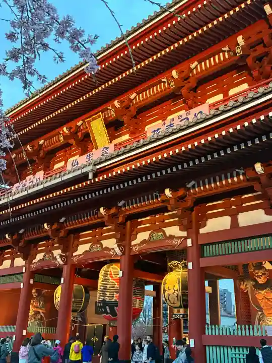 浅草寺の山門・神門