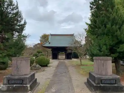 徳藏寺の山門