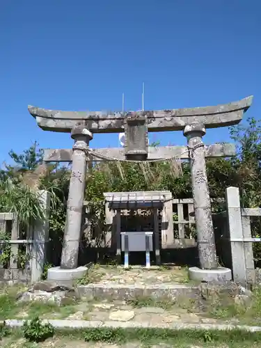 彌彦神社奥宮（御神廟）の鳥居