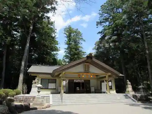 頭之宮四方神社の本殿