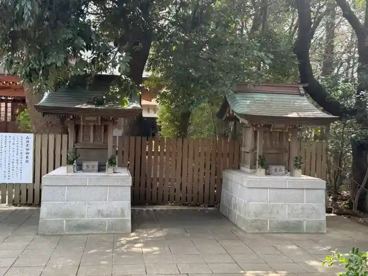千勝神社の{uncategorized: "未分類", other: "その他", undefined: "問題あり", building: "その他建物", grave: "お墓", sacred_gate: "鳥居", guardian: "狛犬", statue: "像", buddha: "仏像", history: "歴史", nature: "自然", garden: "庭園", animal: "動物", pagoda: "塔", temizu: "手水舎", mountain_gate: "山門・神門", sanctuary: "本殿・本堂", subordinate: "末社・摂社", art: "芸術", scenery: "景色", jizo: "地蔵", ema: "絵馬", goshuin: "御朱印", omikuji: "おみくじ", items: "授与品その他", amulet: "お守り", goshuincho: "御朱印帳", eats: "食事", festival: "お祭り", votive_dance: "神楽", shichigosan: "七五三参", wedding: "結婚式", experience: "体験その他", initially: "初詣", around: "周辺", anti_infection: "感染症対策"}