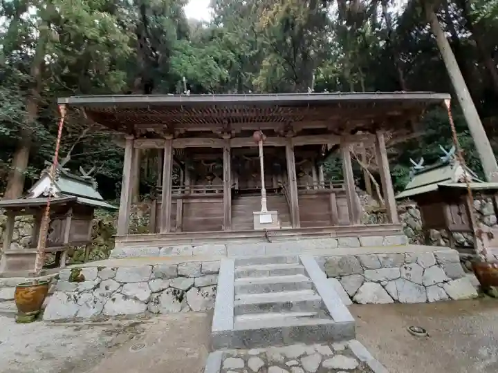 高天彦神社の{uncategorized: "未分類", other: "その他", undefined: "問題あり", building: "その他建物", grave: "お墓", sacred_gate: "鳥居", guardian: "狛犬", statue: "像", buddha: "仏像", history: "歴史", nature: "自然", garden: "庭園", animal: "動物", pagoda: "塔", temizu: "手水舎", mountain_gate: "山門・神門", sanctuary: "本殿・本堂", subordinate: "末社・摂社", art: "芸術", scenery: "景色", jizo: "地蔵", ema: "絵馬", goshuin: "御朱印", omikuji: "おみくじ", items: "授与品その他", amulet: "お守り", goshuincho: "御朱印帳", eats: "食事", festival: "お祭り", votive_dance: "神楽", shichigosan: "七五三参", wedding: "結婚式", experience: "体験その他", initially: "初詣", around: "周辺", anti_infection: "感染症対策"}