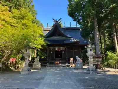 冨士御室浅間神社の本殿・本堂