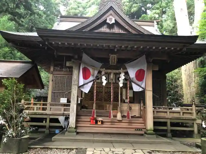 幣立神宮の{uncategorized: "未分類", other: "その他", undefined: "問題あり", building: "その他建物", grave: "お墓", sacred_gate: "鳥居", guardian: "狛犬", statue: "像", buddha: "仏像", history: "歴史", nature: "自然", garden: "庭園", animal: "動物", pagoda: "塔", temizu: "手水舎", mountain_gate: "山門・神門", sanctuary: "本殿・本堂", subordinate: "末社・摂社", art: "芸術", scenery: "景色", jizo: "地蔵", ema: "絵馬", goshuin: "御朱印", omikuji: "おみくじ", items: "授与品その他", amulet: "お守り", goshuincho: "御朱印帳", eats: "食事", festival: "お祭り", votive_dance: "神楽", shichigosan: "七五三参", wedding: "結婚式", experience: "体験その他", initially: "初詣", around: "周辺", anti_infection: "感染症対策"}