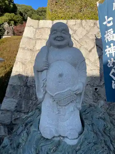 聖光寺の像