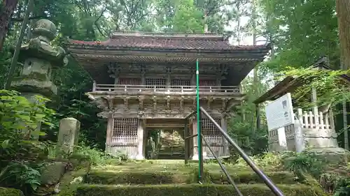 摩尼寺の山門・神門