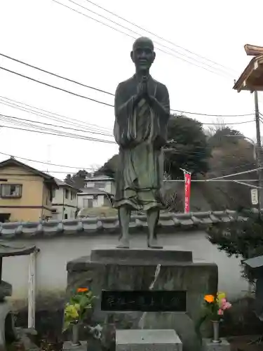 常念寺の像