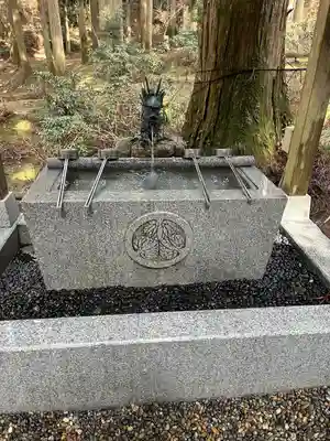 御岩神社の手水舎