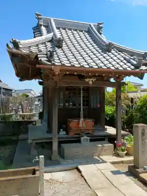 南龍寺の{uncategorized: "未分類", other: "その他", undefined: "問題あり", building: "その他建物", grave: "お墓", sacred_gate: "鳥居", guardian: "狛犬", statue: "像", buddha: "仏像", history: "歴史", nature: "自然", garden: "庭園", animal: "動物", pagoda: "塔", temizu: "手水舎", mountain_gate: "山門・神門", sanctuary: "本殿・本堂", subordinate: "末社・摂社", art: "芸術", scenery: "景色", jizo: "地蔵", ema: "絵馬", goshuin: "御朱印", omikuji: "おみくじ", items: "授与品その他", amulet: "お守り", goshuincho: "御朱印帳", eats: "食事", festival: "お祭り", votive_dance: "神楽", shichigosan: "七五三参", wedding: "結婚式", experience: "体験その他", initially: "初詣", around: "周辺", anti_infection: "感染症対策"}