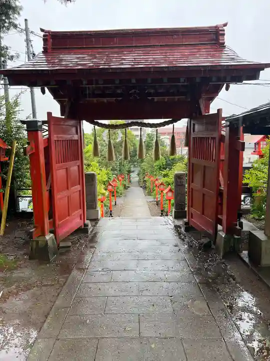 平出雷電神社の山門・神門