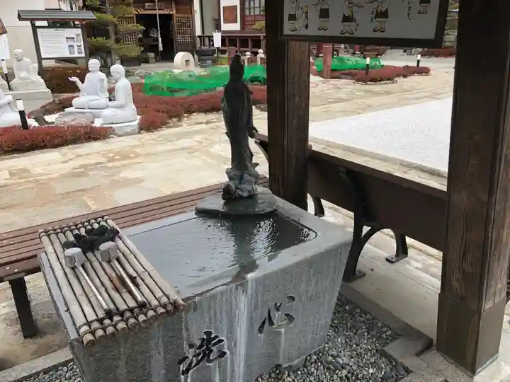 徳蔵寺の手水舎