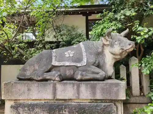 河内國魂神社の像