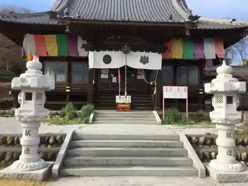 埼玉厄除け開運大師・龍泉寺（切り絵御朱印発祥の寺）の本殿