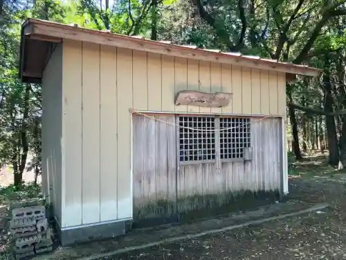 谷地賀星宮神社の{uncategorized: "未分類", other: "その他", undefined: "問題あり", building: "その他建物", grave: "お墓", sacred_gate: "鳥居", guardian: "狛犬", statue: "像", buddha: "仏像", history: "歴史", nature: "自然", garden: "庭園", animal: "動物", pagoda: "塔", temizu: "手水舎", mountain_gate: "山門・神門", sanctuary: "本殿・本堂", subordinate: "末社・摂社", art: "芸術", scenery: "景色", jizo: "地蔵", ema: "絵馬", goshuin: "御朱印", omikuji: "おみくじ", items: "授与品その他", amulet: "お守り", goshuincho: "御朱印帳", eats: "食事", festival: "お祭り", votive_dance: "神楽", shichigosan: "七五三参", wedding: "結婚式", experience: "体験その他", initially: "初詣", around: "周辺", anti_infection: "感染症対策"}