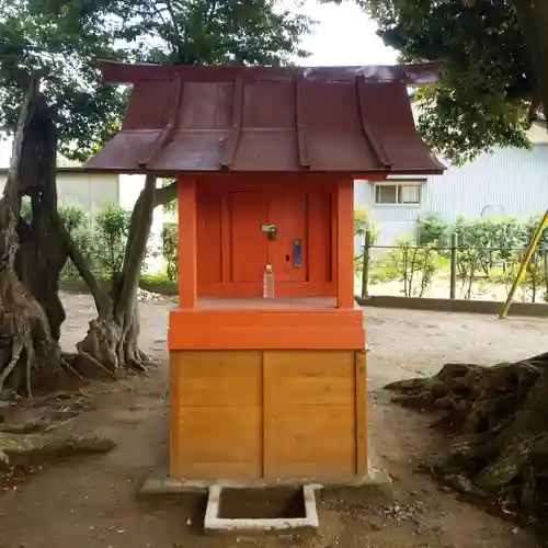 道路衢神の末社