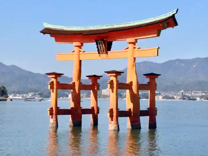 厳島神社の鳥居