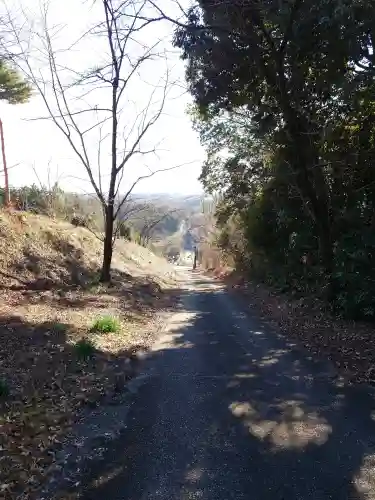 伊古乃速御玉比売神社奥宮の{uncategorized: "未分類", other: "その他", undefined: "問題あり", building: "その他建物", grave: "お墓", sacred_gate: "鳥居", guardian: "狛犬", statue: "像", buddha: "仏像", history: "歴史", nature: "自然", garden: "庭園", animal: "動物", pagoda: "塔", temizu: "手水舎", mountain_gate: "山門・神門", sanctuary: "本殿・本堂", subordinate: "末社・摂社", art: "芸術", scenery: "景色", jizo: "地蔵", ema: "絵馬", goshuin: "御朱印", omikuji: "おみくじ", items: "授与品その他", amulet: "お守り", goshuincho: "御朱印帳", eats: "食事", festival: "お祭り", votive_dance: "神楽", shichigosan: "七五三参", wedding: "結婚式", experience: "体験その他", initially: "初詣", around: "周辺", anti_infection: "感染症対策"}