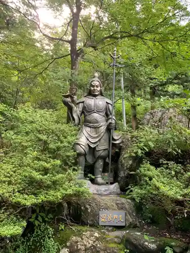 榛名神社の像