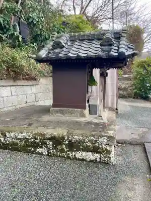 大黒堂（名越大黒堂）の{uncategorized: "未分類", other: "その他", undefined: "問題あり", building: "その他建物", grave: "お墓", sacred_gate: "鳥居", guardian: "狛犬", statue: "像", buddha: "仏像", history: "歴史", nature: "自然", garden: "庭園", animal: "動物", pagoda: "塔", temizu: "手水舎", mountain_gate: "山門・神門", sanctuary: "本殿・本堂", subordinate: "末社・摂社", art: "芸術", scenery: "景色", jizo: "地蔵", ema: "絵馬", goshuin: "御朱印", omikuji: "おみくじ", items: "授与品その他", amulet: "お守り", goshuincho: "御朱印帳", eats: "食事", festival: "お祭り", votive_dance: "神楽", shichigosan: "七五三参", wedding: "結婚式", experience: "体験その他", initially: "初詣", around: "周辺", anti_infection: "感染症対策"}