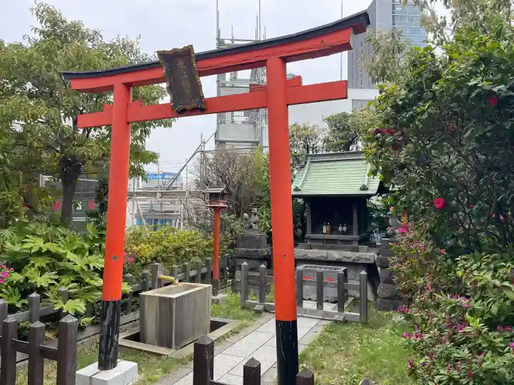 最上稲荷の{uncategorized: "未分類", other: "その他", undefined: "問題あり", building: "その他建物", grave: "お墓", sacred_gate: "鳥居", guardian: "狛犬", statue: "像", buddha: "仏像", history: "歴史", nature: "自然", garden: "庭園", animal: "動物", pagoda: "塔", temizu: "手水舎", mountain_gate: "山門・神門", sanctuary: "本殿・本堂", subordinate: "末社・摂社", art: "芸術", scenery: "景色", jizo: "地蔵", ema: "絵馬", goshuin: "御朱印", omikuji: "おみくじ", items: "授与品その他", amulet: "お守り", goshuincho: "御朱印帳", eats: "食事", festival: "お祭り", votive_dance: "神楽", shichigosan: "七五三参", wedding: "結婚式", experience: "体験その他", initially: "初詣", around: "周辺", anti_infection: "感染症対策"}