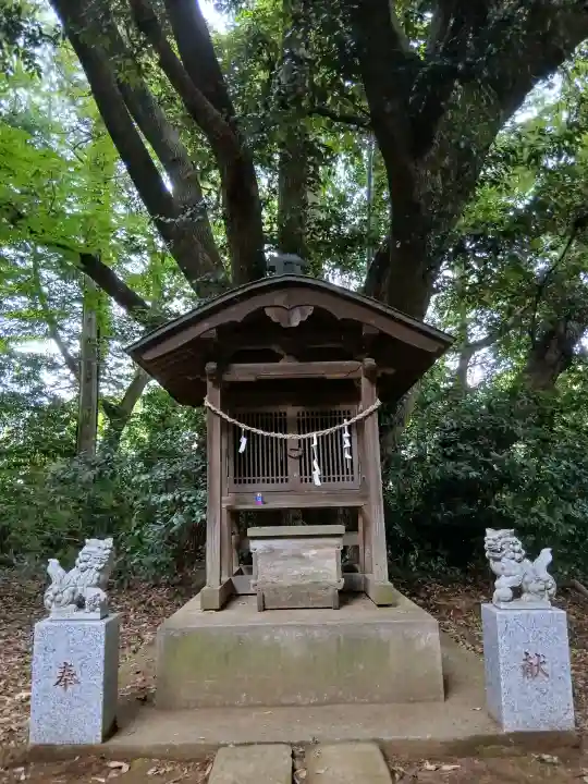 根頭神社の{uncategorized: "未分類", other: "その他", undefined: "問題あり", building: "その他建物", grave: "お墓", sacred_gate: "鳥居", guardian: "狛犬", statue: "像", buddha: "仏像", history: "歴史", nature: "自然", garden: "庭園", animal: "動物", pagoda: "塔", temizu: "手水舎", mountain_gate: "山門・神門", sanctuary: "本殿・本堂", subordinate: "末社・摂社", art: "芸術", scenery: "景色", jizo: "地蔵", ema: "絵馬", goshuin: "御朱印", omikuji: "おみくじ", items: "授与品その他", amulet: "お守り", goshuincho: "御朱印帳", eats: "食事", festival: "お祭り", votive_dance: "神楽", shichigosan: "七五三参", wedding: "結婚式", experience: "体験その他", initially: "初詣", around: "周辺", anti_infection: "感染症対策"}