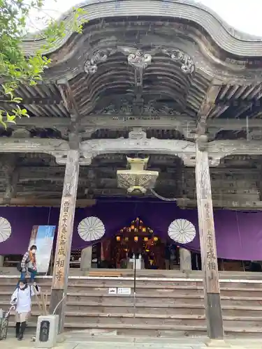 成相寺の本殿・本堂